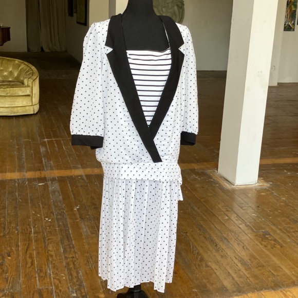 1920s inspired vintage, sheer polkadot, flapper dress - Picture 3 of 11